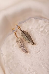 Aretes Dorados Plumas Pequeñas